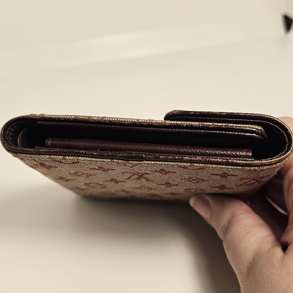 LV Cherry Mini Lin Wallet Bifold with Coin Pouch - Unisex - Picture 3 of 9